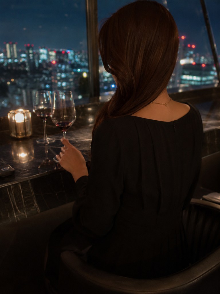 SILKで会ったママと夜景の見えるバーで赤ワイン